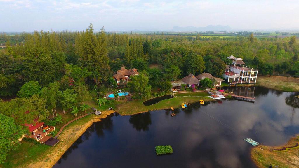Golden Lake View Boutique Resort Kanchanaburi City Exterior photo