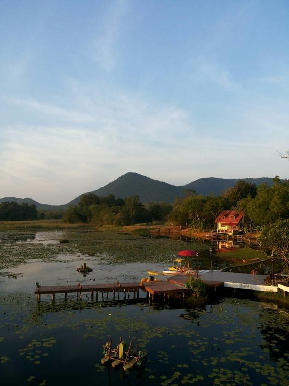 Golden Lake View Boutique Resort Kanchanaburi City Exterior photo