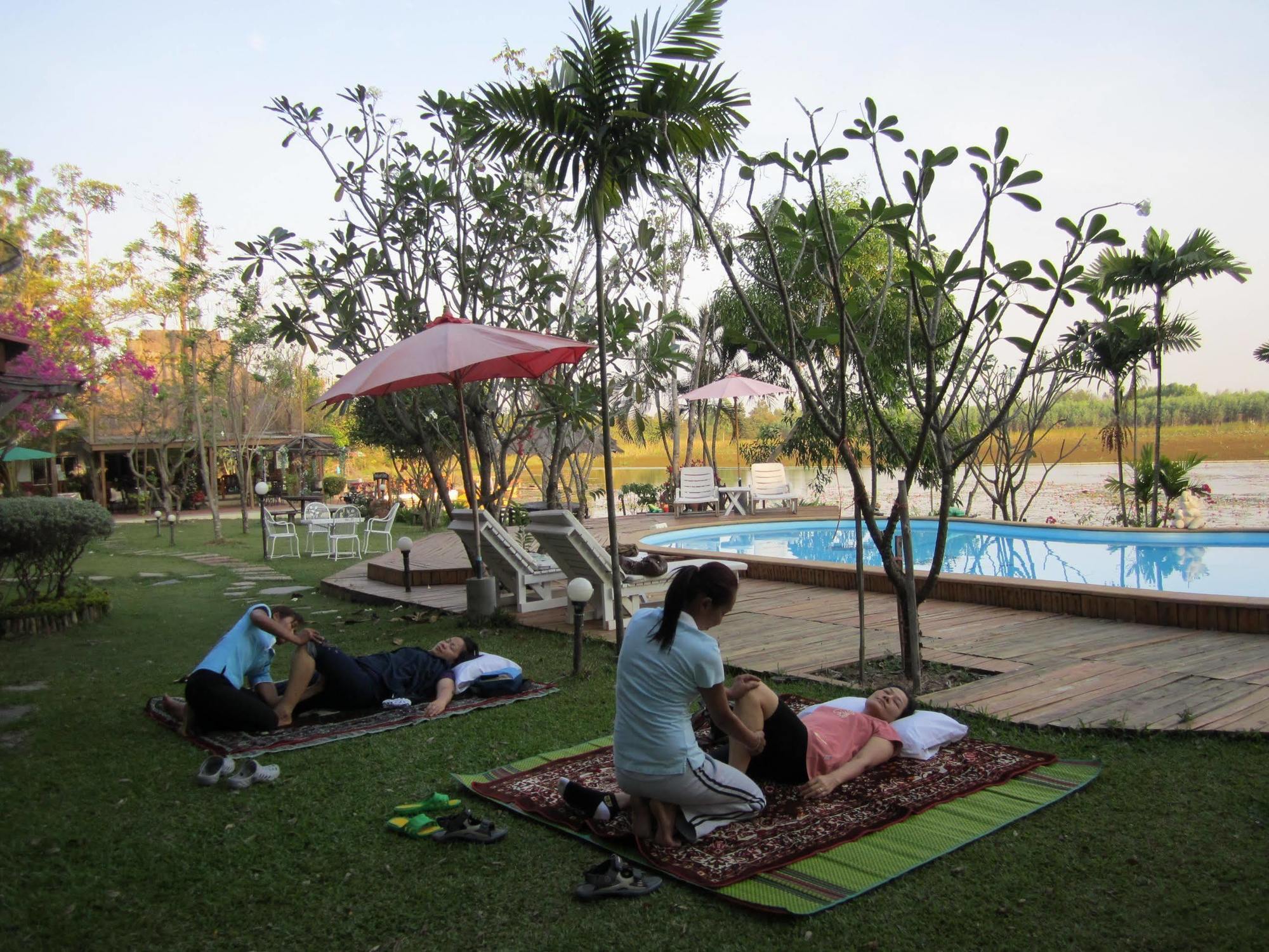 Golden Lake View Boutique Resort Kanchanaburi City Exterior photo