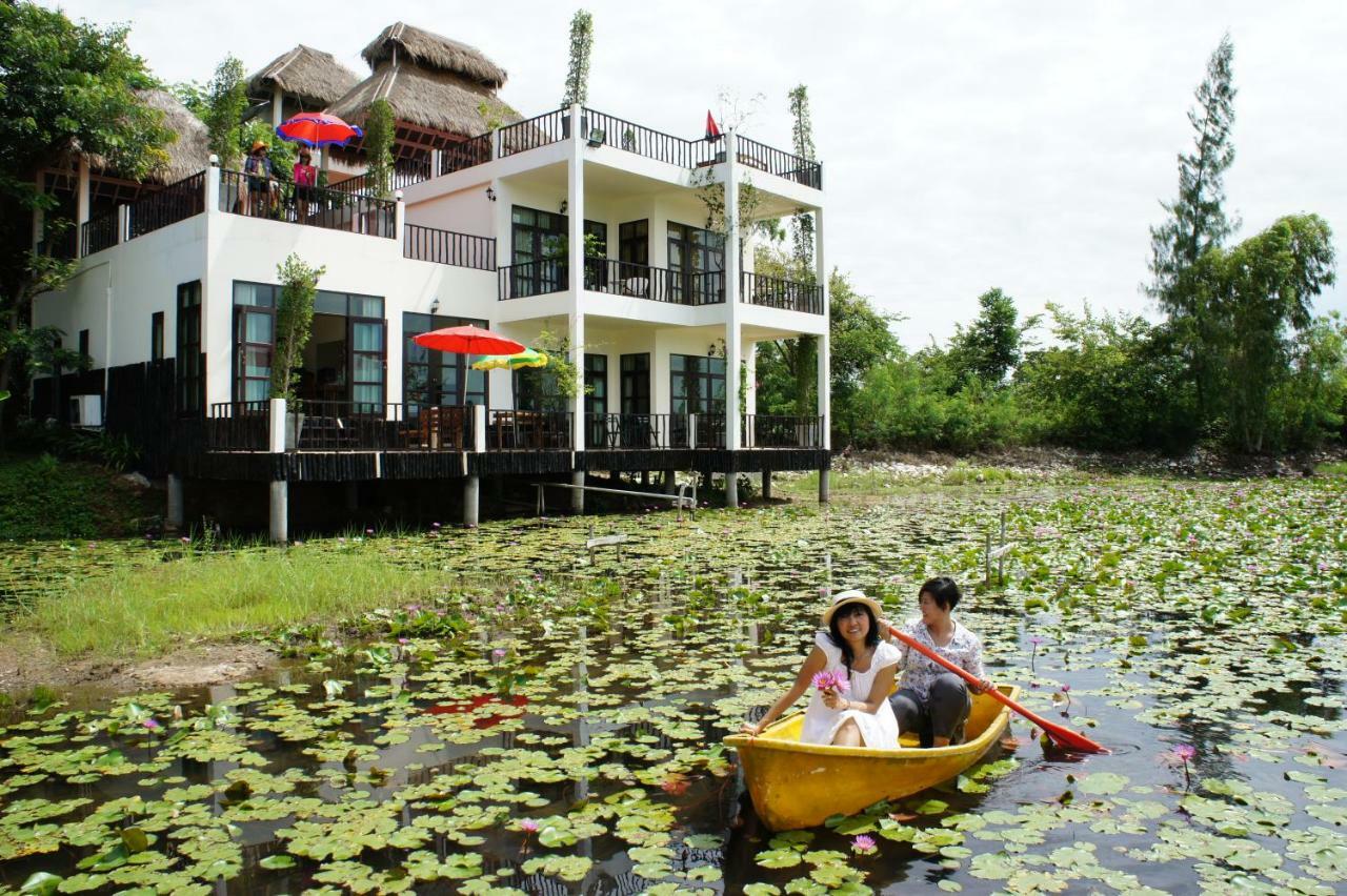 Golden Lake View Boutique Resort Kanchanaburi City Exterior photo