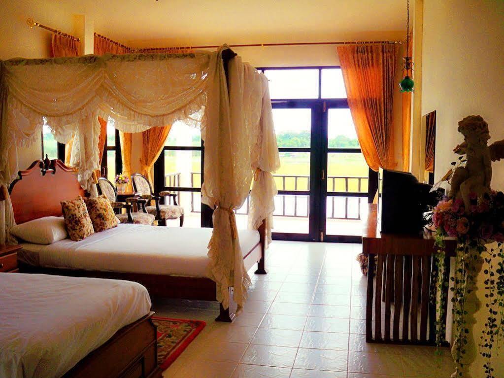 Golden Lake View Boutique Resort Kanchanaburi City Exterior photo